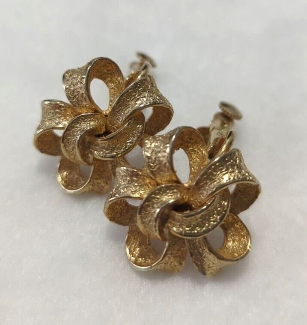 Coro Vintage Gold Tone Ribbon Earrings